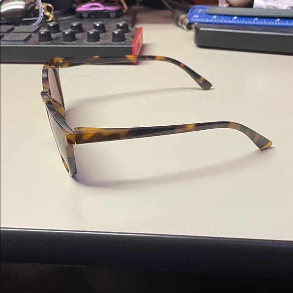 Tortoise Shell Sunglasses - Picture 2 of 4